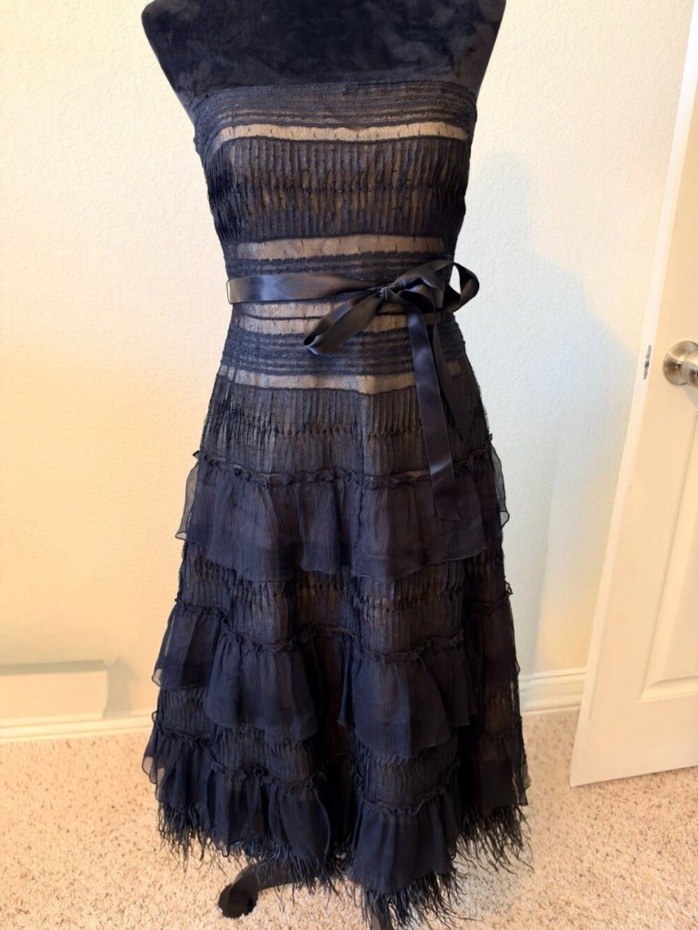 BCBGMAXAZRIA Black Tiered Ostrich Feather Strapless Dress 8